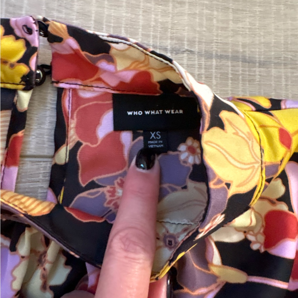 Who What Wear Multicolor Floral Blouse - Picture 3 of 9